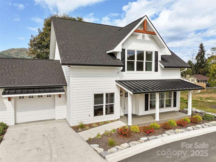 15 Riemar Lane, Waynesville, NC 28786.  MLS# CAR4306144, YatesRealty ID 2620. 