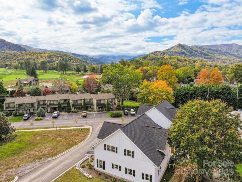 15 Riemar Lane, Waynesville, NC 28786.  MLS# CAR4306144, YatesRealty ID 2620. 