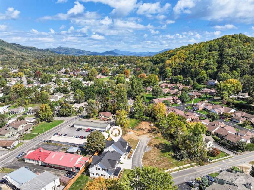 15 Riemar Lane, Waynesville, NC 28786.  MLS# CAR4306144, YatesRealty ID 2620. 