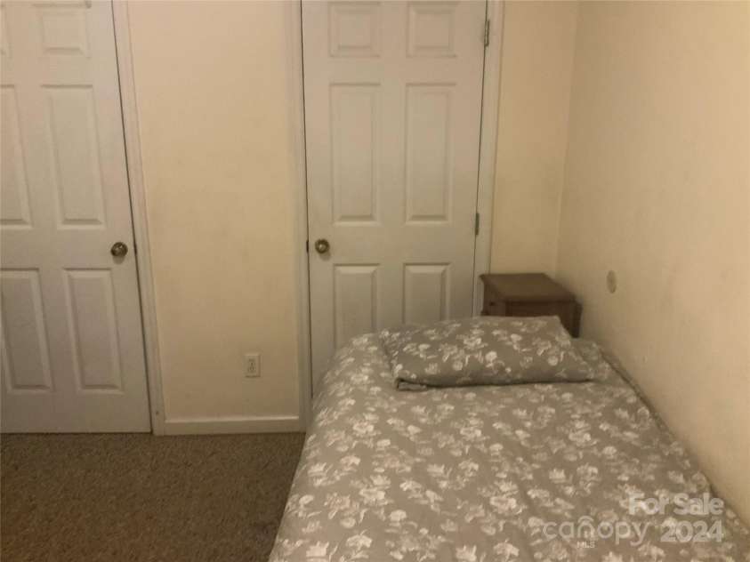 17 Buttonwood Court, Asheville, NC 28806.  MLS# CAR4155345, YatesRealty ID 2620. 