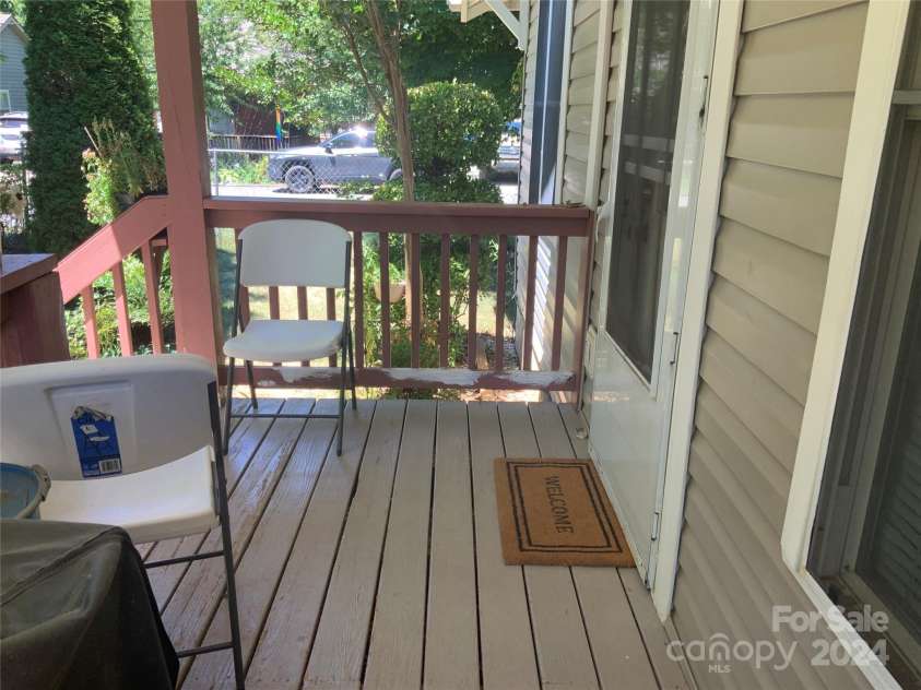 17 Buttonwood Court, Asheville, NC 28806.  MLS# CAR4155345, YatesRealty ID 2620. 