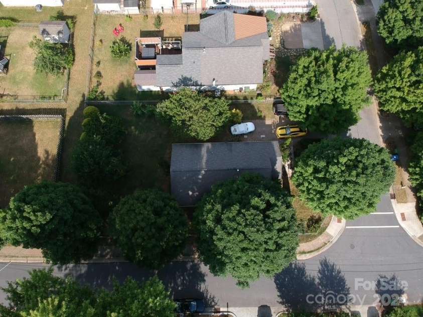 17 Buttonwood Court, Asheville, NC 28806.  MLS# CAR4155345, YatesRealty ID 2620. 