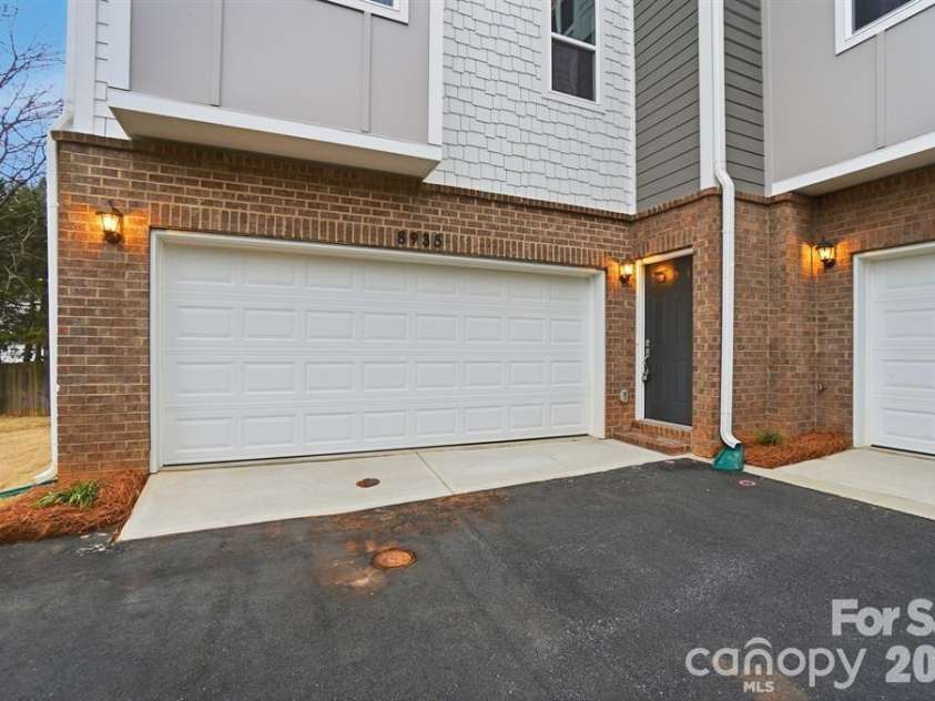 8935 Sharonbrook Drive, Charlotte, NC 28210.  MLS# CAR4403597, YatesRealty ID 2620. 