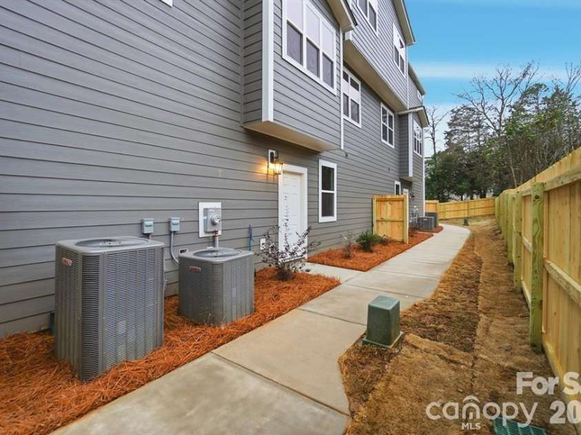 8935 Sharonbrook Drive, Charlotte, NC 28210.  MLS# CAR4403597, YatesRealty ID 2620. 