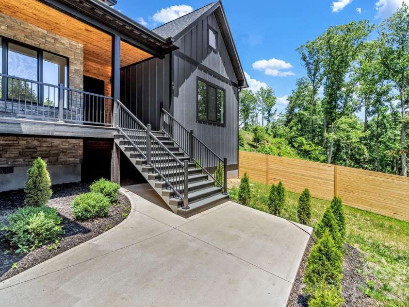 63 Winding Ridge Road, Fairview, NC 28730.  MLS# CAR4393298, YatesRealty ID 26200. 
