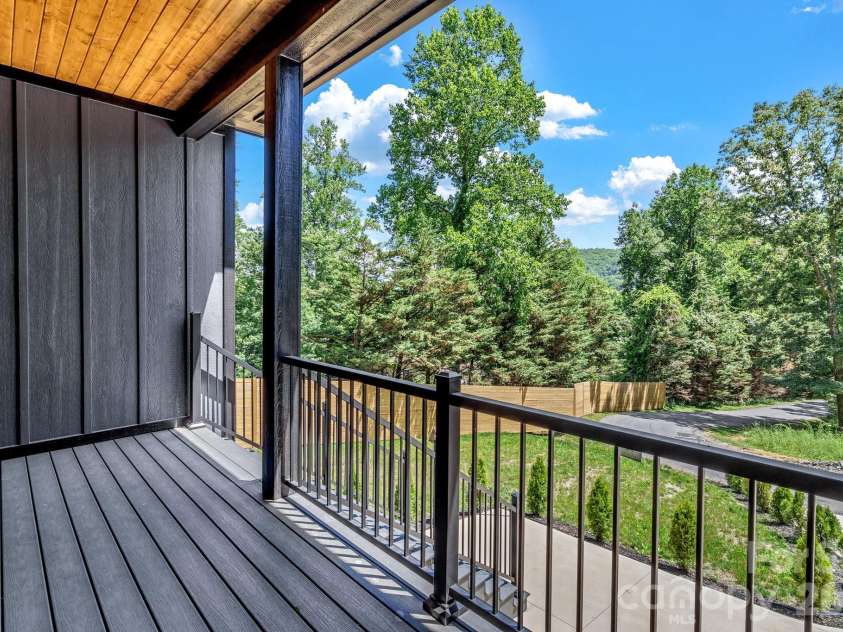 63 Winding Ridge Road, Fairview, NC 28730.  MLS# CAR4393298, YatesRealty ID 26200. 