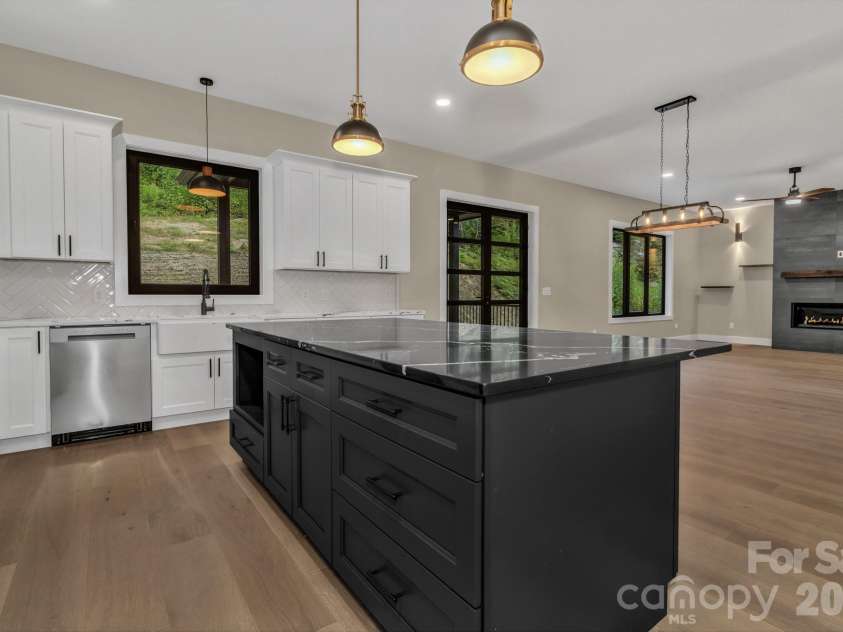 63 Winding Ridge Road, Fairview, NC 28730.  MLS# CAR4393298, YatesRealty ID 26200. 