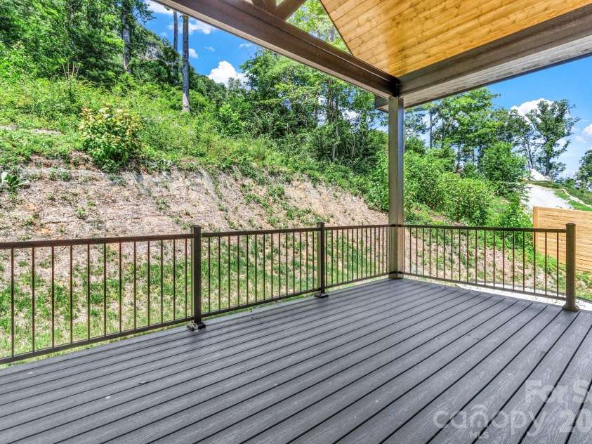 63 Winding Ridge Road, Fairview, NC 28730.  MLS# CAR4393298, YatesRealty ID 26200. 