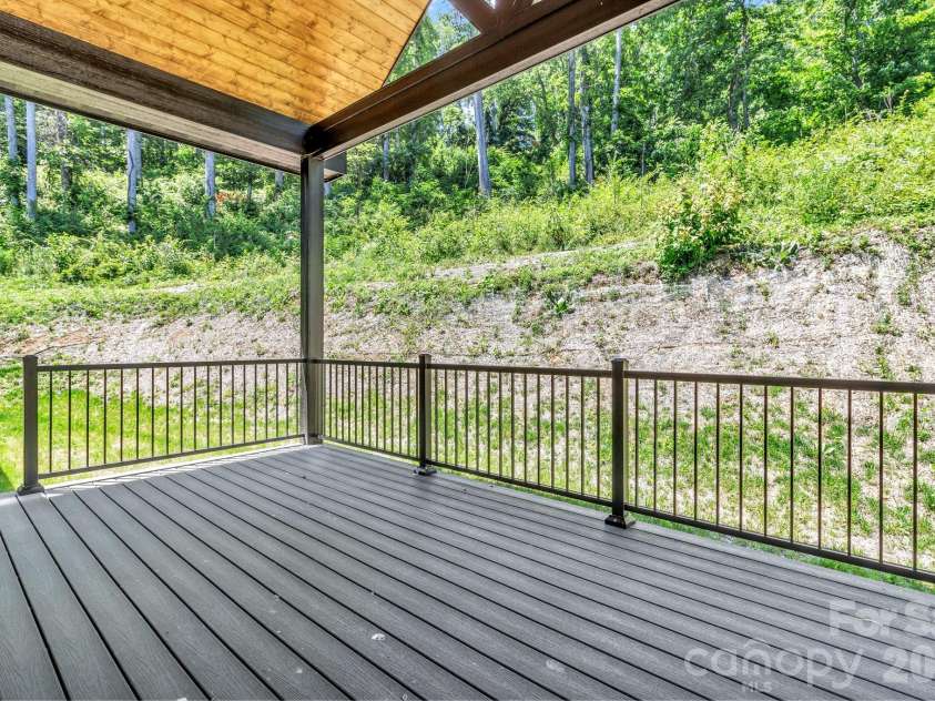 63 Winding Ridge Road, Fairview, NC 28730.  MLS# CAR4393298, YatesRealty ID 26200. 