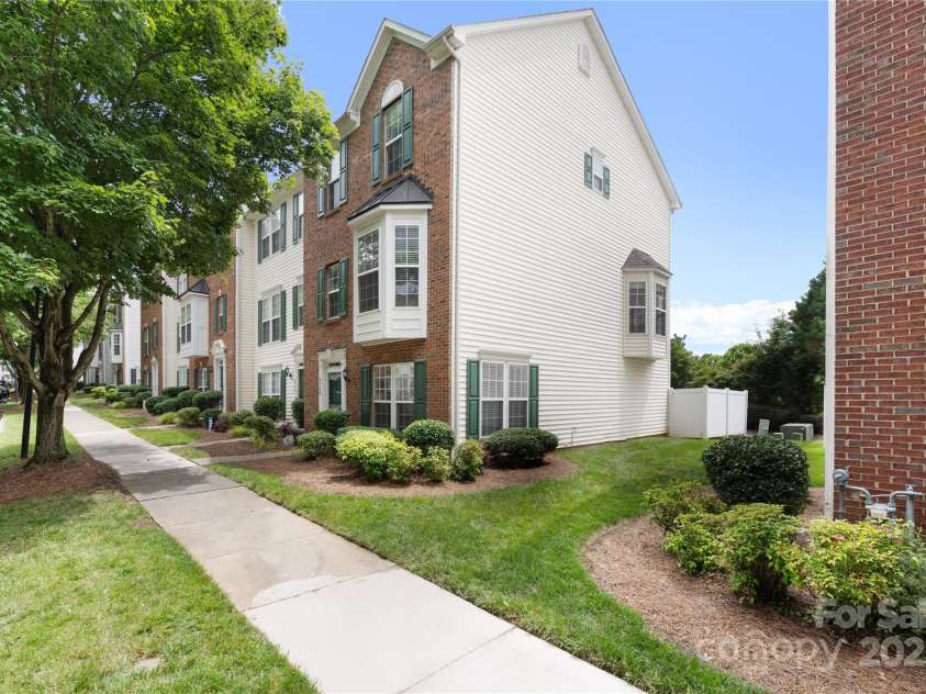 9728 Blossom Hill Drive, Huntersville, NC 28078.  MLS# CAR4272464, YatesRealty ID 26200. 