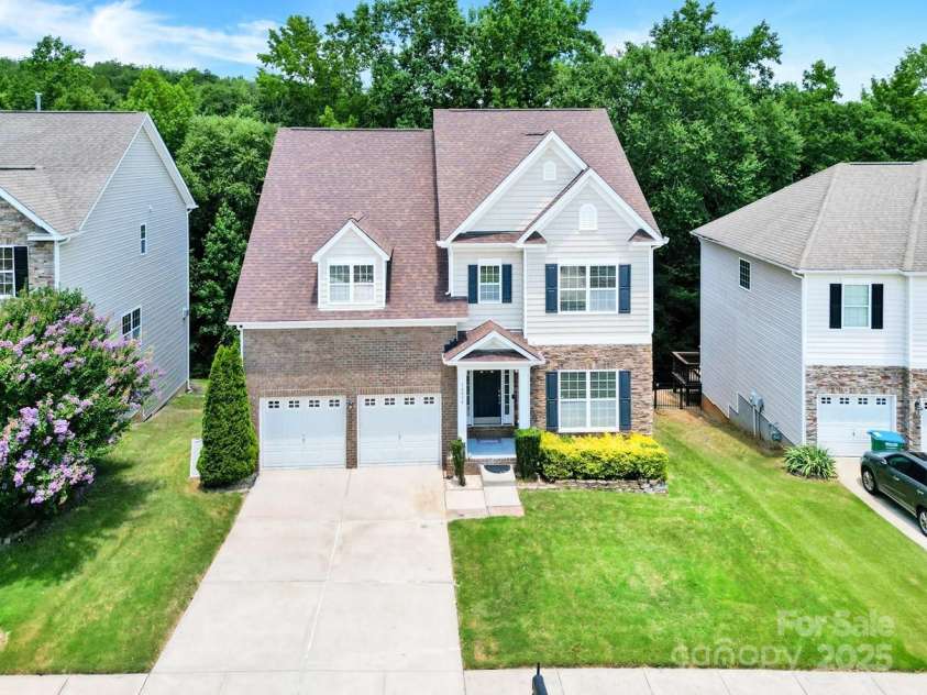 14034 Green Birch Drive, Pineville, NC 28134.  MLS# CAR4277582, YatesRealty ID 26201. 