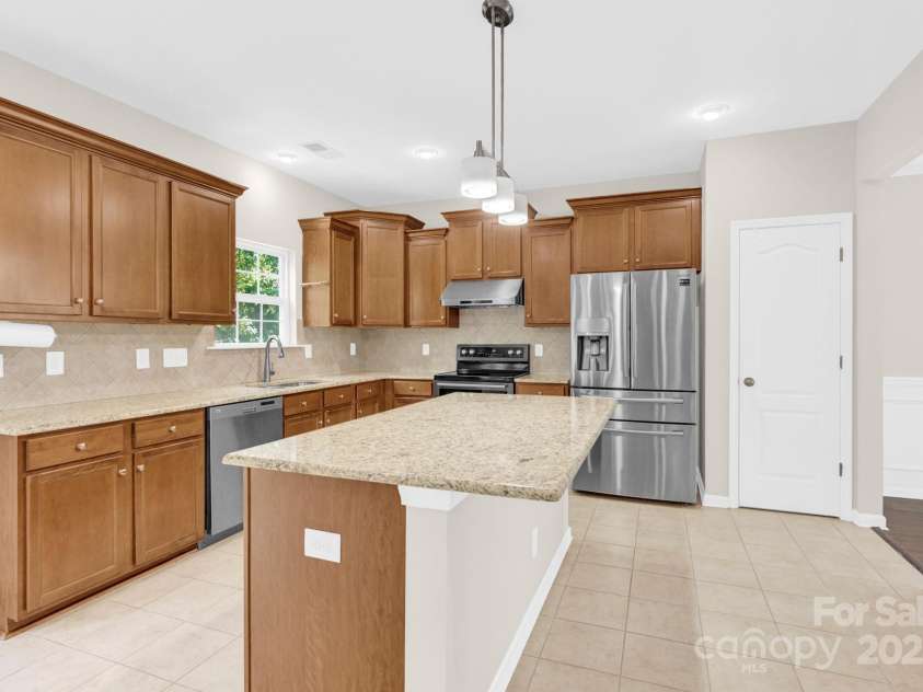 14034 Green Birch Drive, Pineville, NC 28134.  MLS# CAR4277582, YatesRealty ID 26201. 