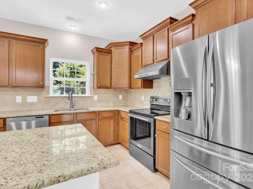 14034 Green Birch Drive, Pineville, NC 28134.  MLS# CAR4277582, YatesRealty ID 26201. 