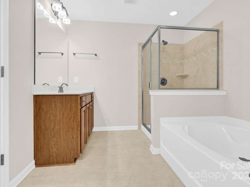 14034 Green Birch Drive, Pineville, NC 28134.  MLS# CAR4277582, YatesRealty ID 26201. 