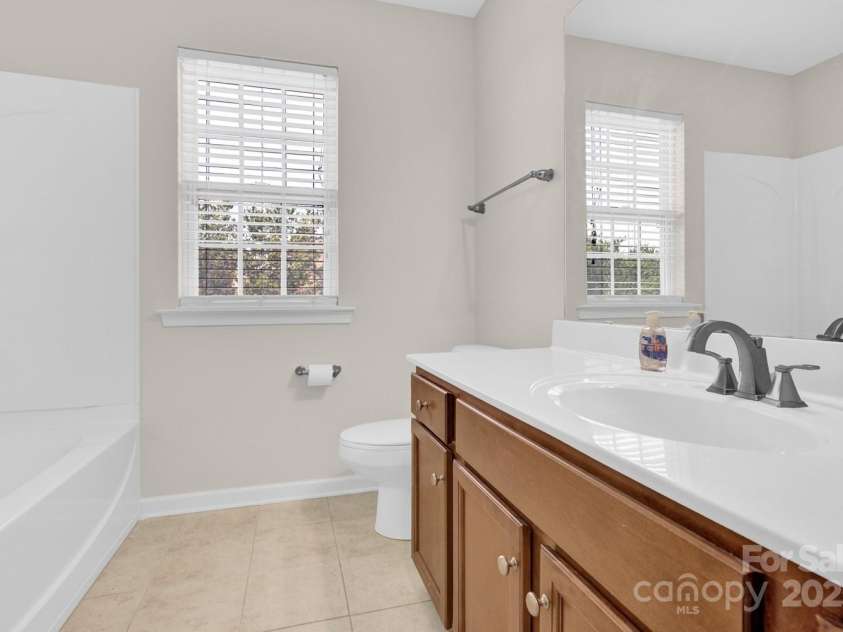 14034 Green Birch Drive, Pineville, NC 28134.  MLS# CAR4277582, YatesRealty ID 26201. 