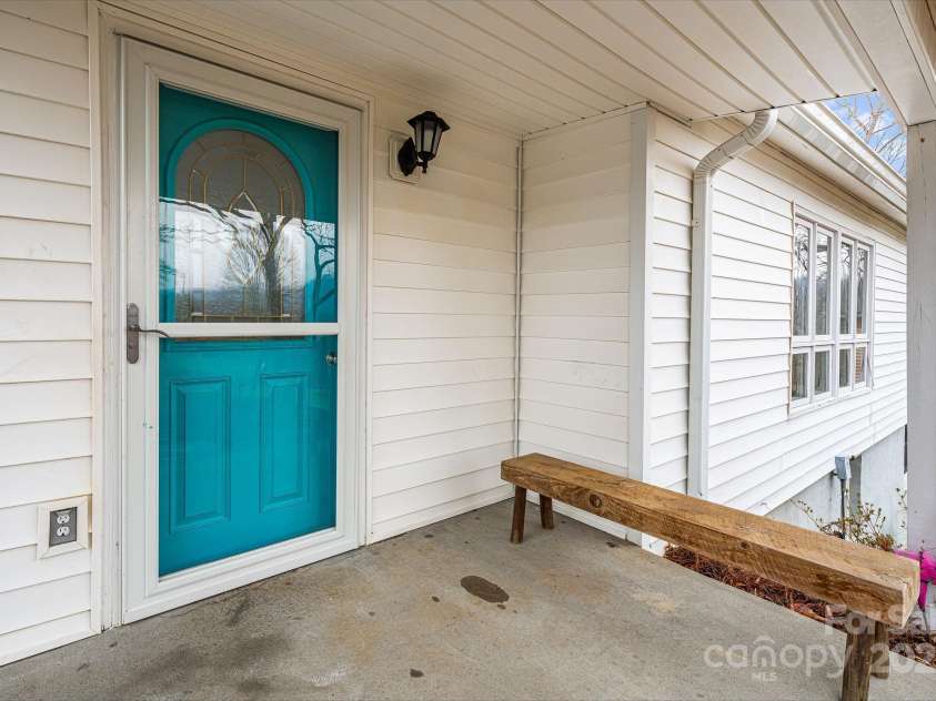 195 Whitmire Road, Brevard, NC 28712.  MLS# CAR4328642, YatesRealty ID 26201. 