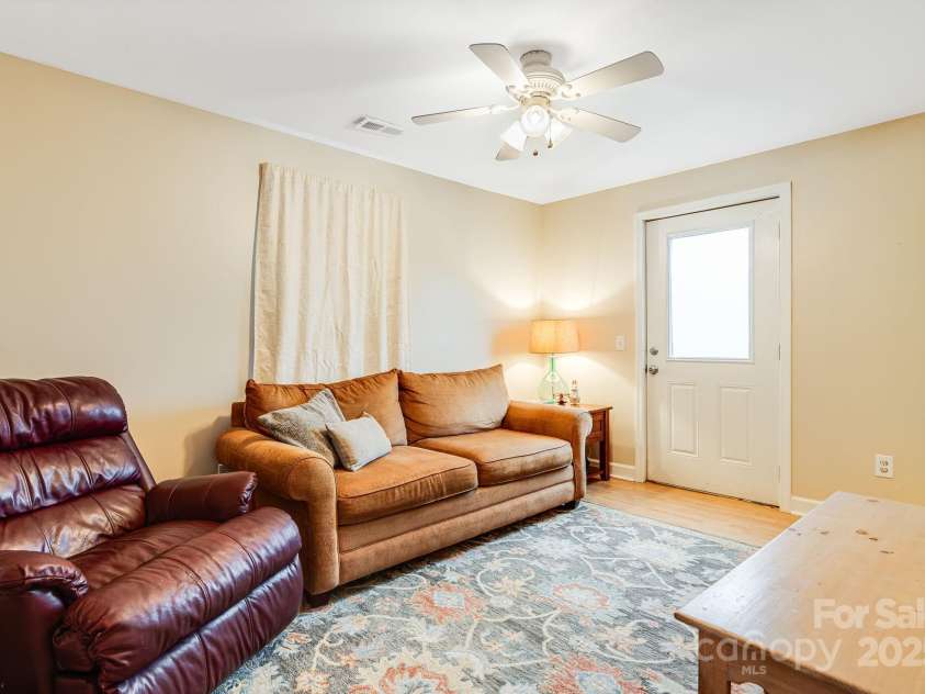 195 Whitmire Road, Brevard, NC 28712.  MLS# CAR4328642, YatesRealty ID 26201. 