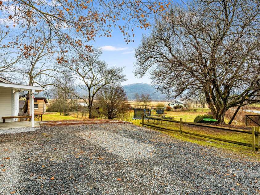 195 Whitmire Road, Brevard, NC 28712.  MLS# CAR4328642, YatesRealty ID 26201. 