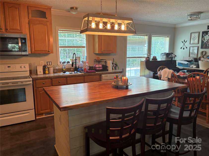 120 Thyme Lane, Statesville, NC 28677.  MLS# CAR4279331, YatesRealty ID 26202. 