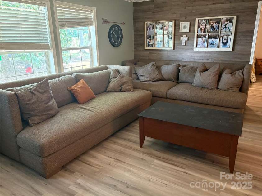 120 Thyme Lane, Statesville, NC 28677.  MLS# CAR4279331, YatesRealty ID 26202. 