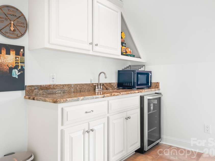 7738 Burning Ridge Drive, Stanley, NC 28164.  MLS# CAR4354045, YatesRealty ID 26202. 