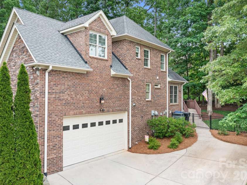 7738 Burning Ridge Drive, Stanley, NC 28164.  MLS# CAR4354045, YatesRealty ID 26202. 