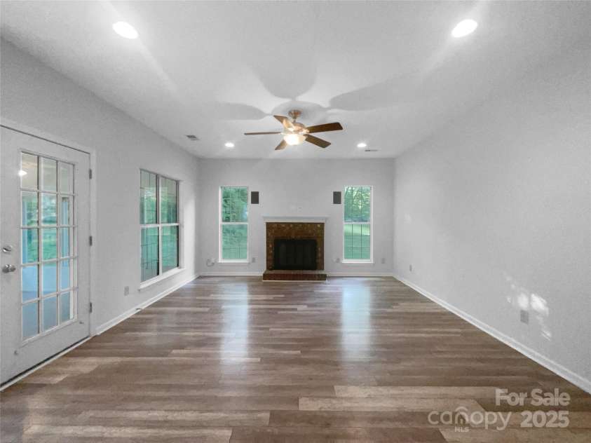 1415 Newfound Hollow Drive, Charlotte, NC 28214.  MLS# CAR4250832, YatesRealty ID 26204. 