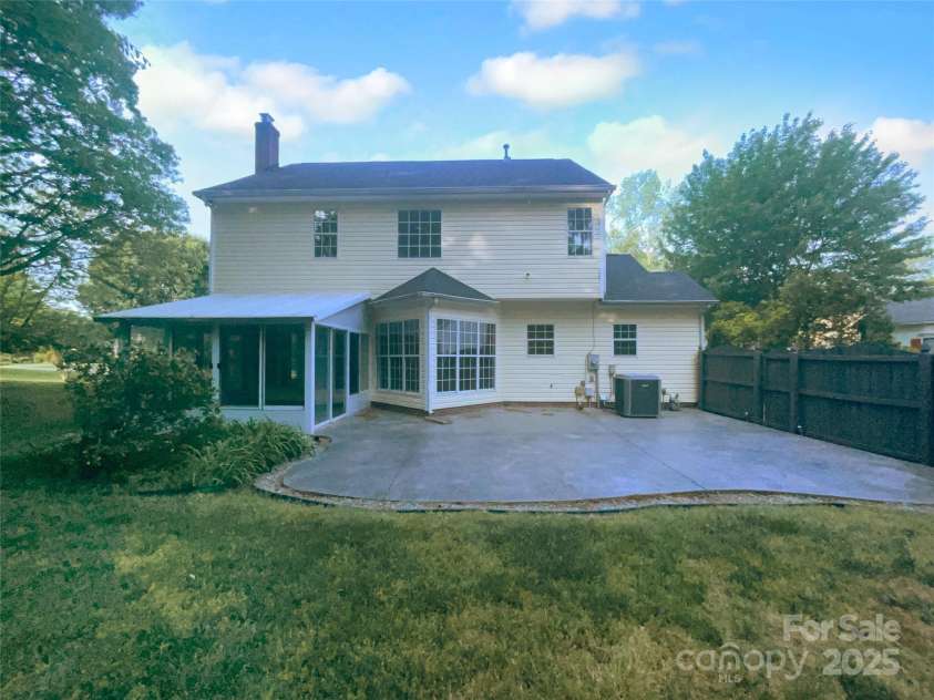 1415 Newfound Hollow Drive, Charlotte, NC 28214.  MLS# CAR4250832, YatesRealty ID 26204. 