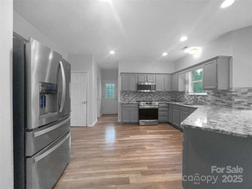 1415 Newfound Hollow Drive, Charlotte, NC 28214.  MLS# CAR4250832, YatesRealty ID 26204. 