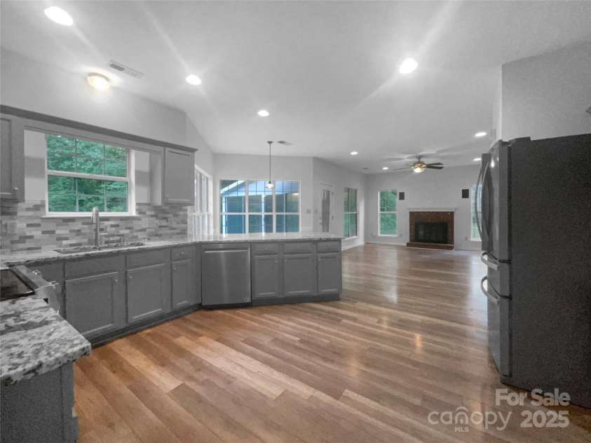 1415 Newfound Hollow Drive, Charlotte, NC 28214.  MLS# CAR4250832, YatesRealty ID 26204. 