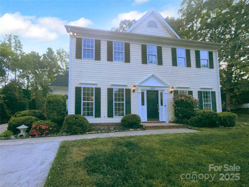 1415 Newfound Hollow Drive, Charlotte, NC 28214.  MLS# CAR4250832, YatesRealty ID 26204. 