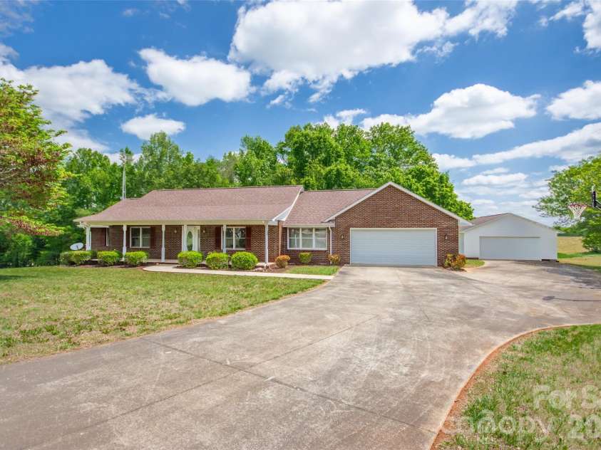 350 Josey Road, Statesville, NC 28625.  MLS# CAR4377689, YatesRealty ID 26204. 