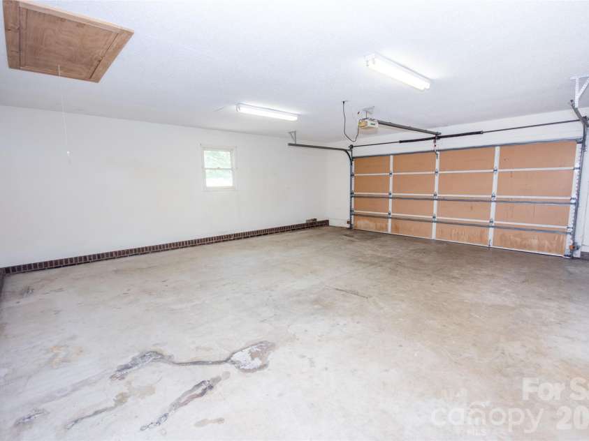 350 Josey Road, Statesville, NC 28625.  MLS# CAR4377689, YatesRealty ID 26204. 