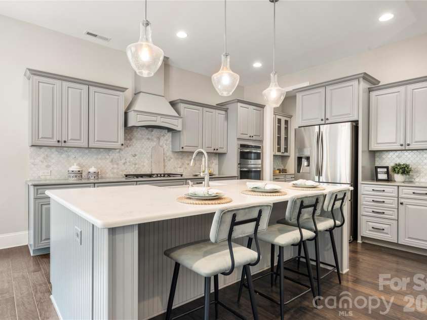 109 Eden Hollow Lane, Matthews, NC 28104.  MLS# CAR4381944, YatesRealty ID 26205. 