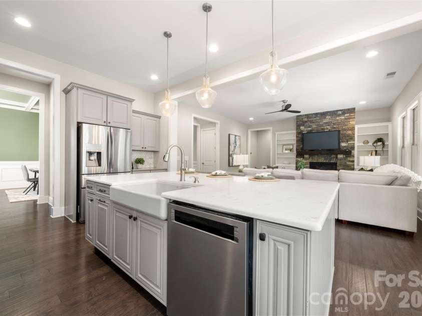 109 Eden Hollow Lane, Matthews, NC 28104.  MLS# CAR4381944, YatesRealty ID 26205. 