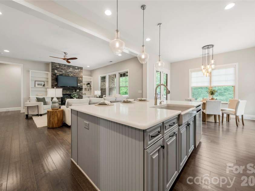 109 Eden Hollow Lane, Matthews, NC 28104.  MLS# CAR4381944, YatesRealty ID 26205. 