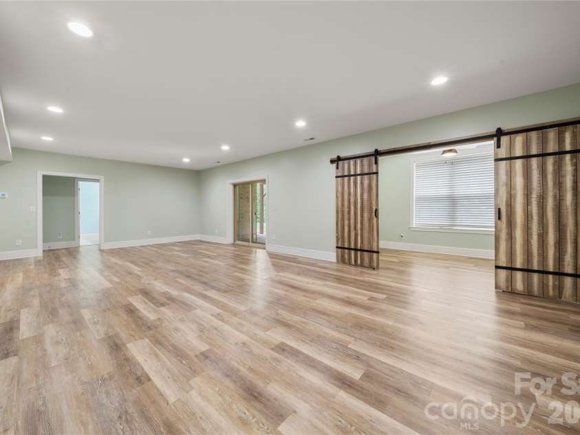 109 Eden Hollow Lane, Matthews, NC 28104.  MLS# CAR4381944, YatesRealty ID 26205. 