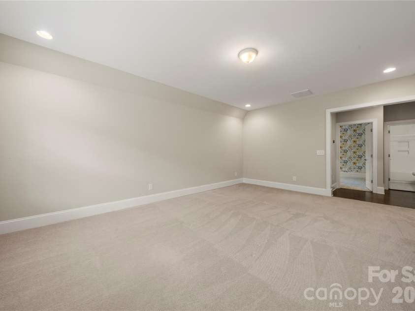 109 Eden Hollow Lane, Matthews, NC 28104.  MLS# CAR4381944, YatesRealty ID 26205. 