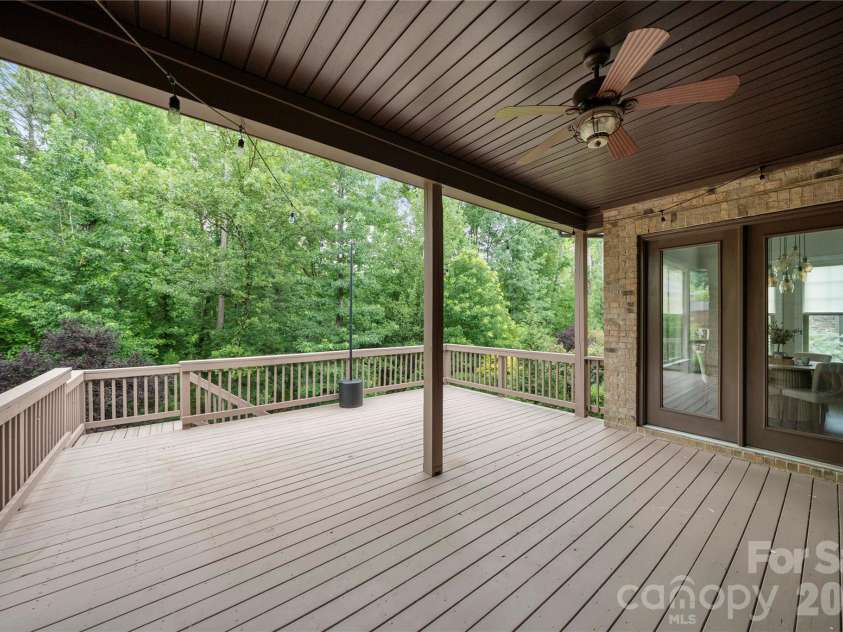 109 Eden Hollow Lane, Matthews, NC 28104.  MLS# CAR4381944, YatesRealty ID 26205. 