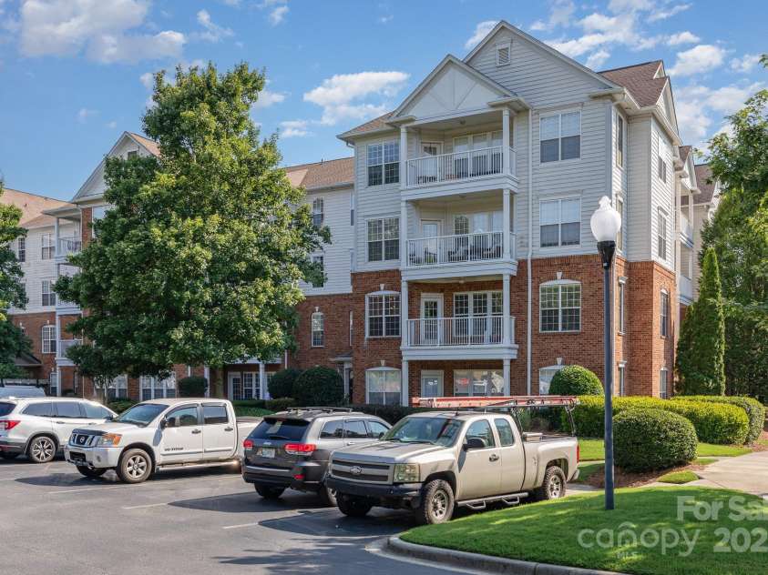 14624 Via Sorrento Drive, Charlotte, NC 28277.  MLS# CAR4273577, YatesRealty ID 26205. 