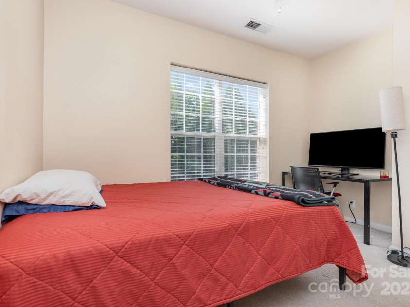 14624 Via Sorrento Drive, Charlotte, NC 28277.  MLS# CAR4273577, YatesRealty ID 26205. 