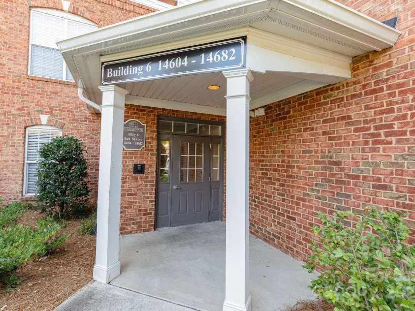 14624 Via Sorrento Drive, Charlotte, NC 28277.  MLS# CAR4273577, YatesRealty ID 26205. 