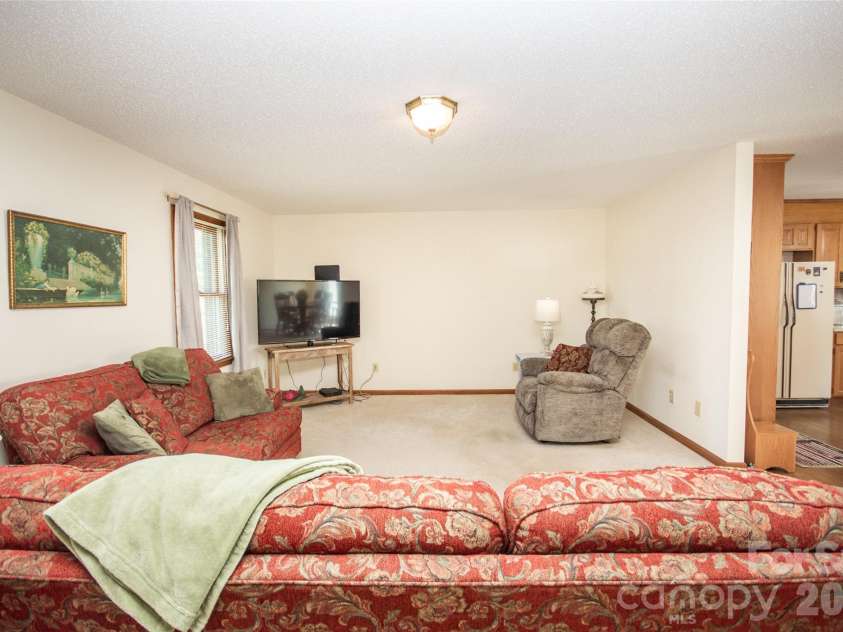 151 Meadow Oaks Drive, Statesville, NC 28625.  MLS# CAR4381512, YatesRealty ID 26206. 