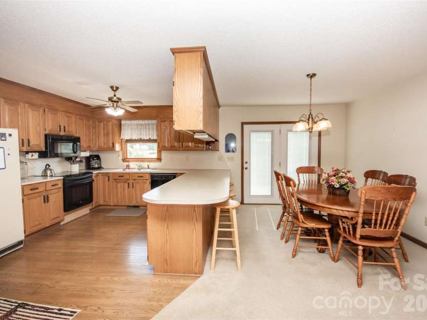 151 Meadow Oaks Drive, Statesville, NC 28625.  MLS# CAR4381512, YatesRealty ID 26206. 