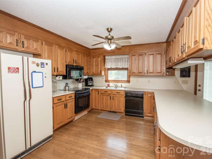 151 Meadow Oaks Drive, Statesville, NC 28625.  MLS# CAR4381512, YatesRealty ID 26206. 
