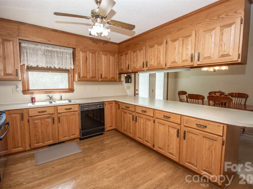 151 Meadow Oaks Drive, Statesville, NC 28625.  MLS# CAR4381512, YatesRealty ID 26206. 