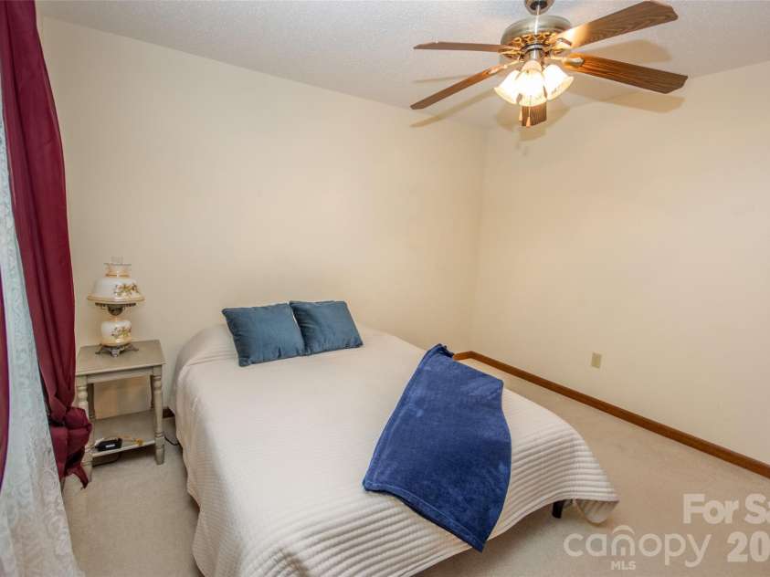 151 Meadow Oaks Drive, Statesville, NC 28625.  MLS# CAR4381512, YatesRealty ID 26206. 