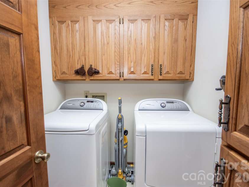 151 Meadow Oaks Drive, Statesville, NC 28625.  MLS# CAR4381512, YatesRealty ID 26206. 