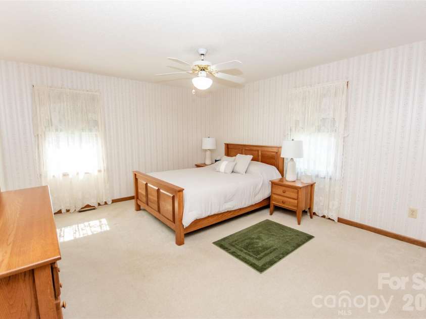 151 Meadow Oaks Drive, Statesville, NC 28625.  MLS# CAR4381512, YatesRealty ID 26206. 
