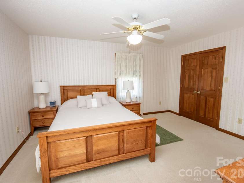 151 Meadow Oaks Drive, Statesville, NC 28625.  MLS# CAR4381512, YatesRealty ID 26206. 